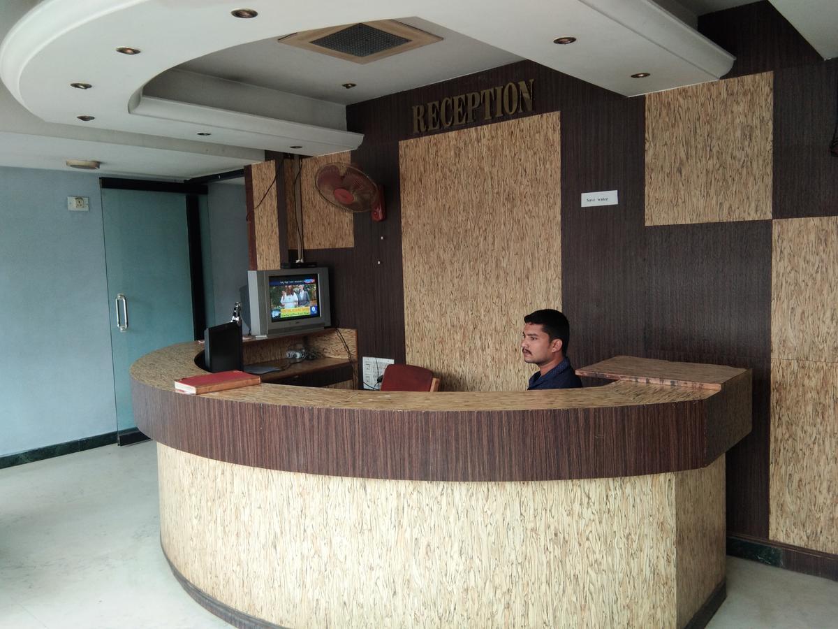 ホテル Kl Residency マイソール エクステリア 写真